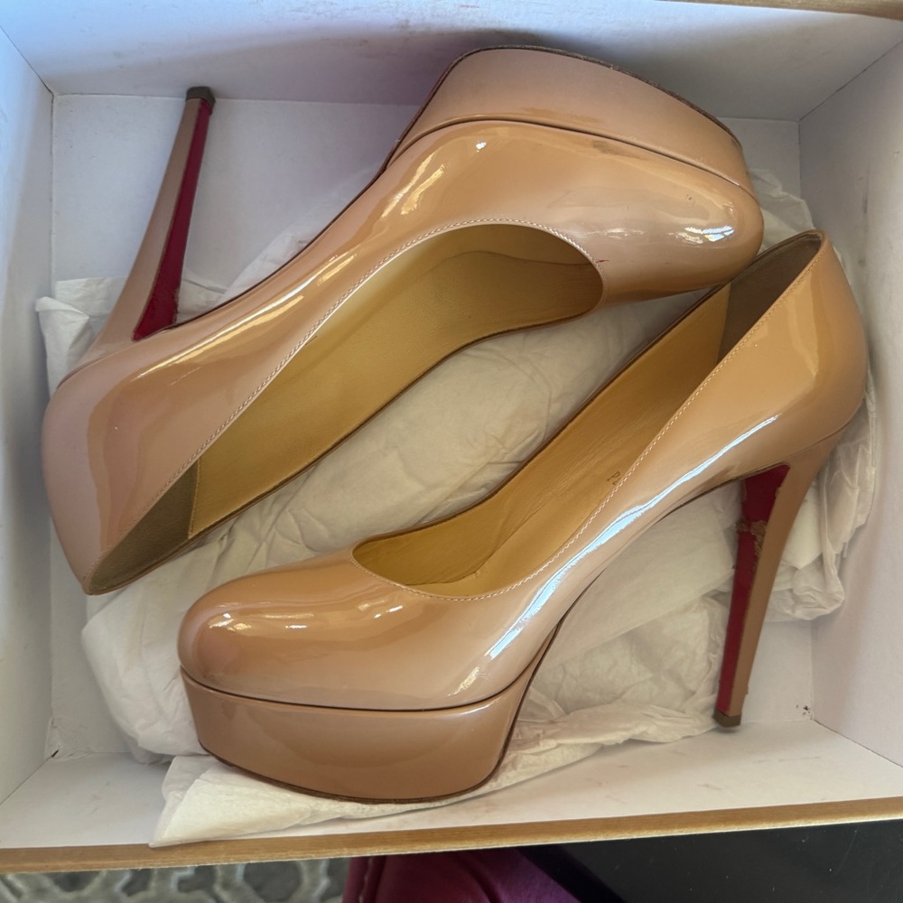 Christian Louboutin Bianca Pumps with Stiletto Heel and Patent Leather size 41
